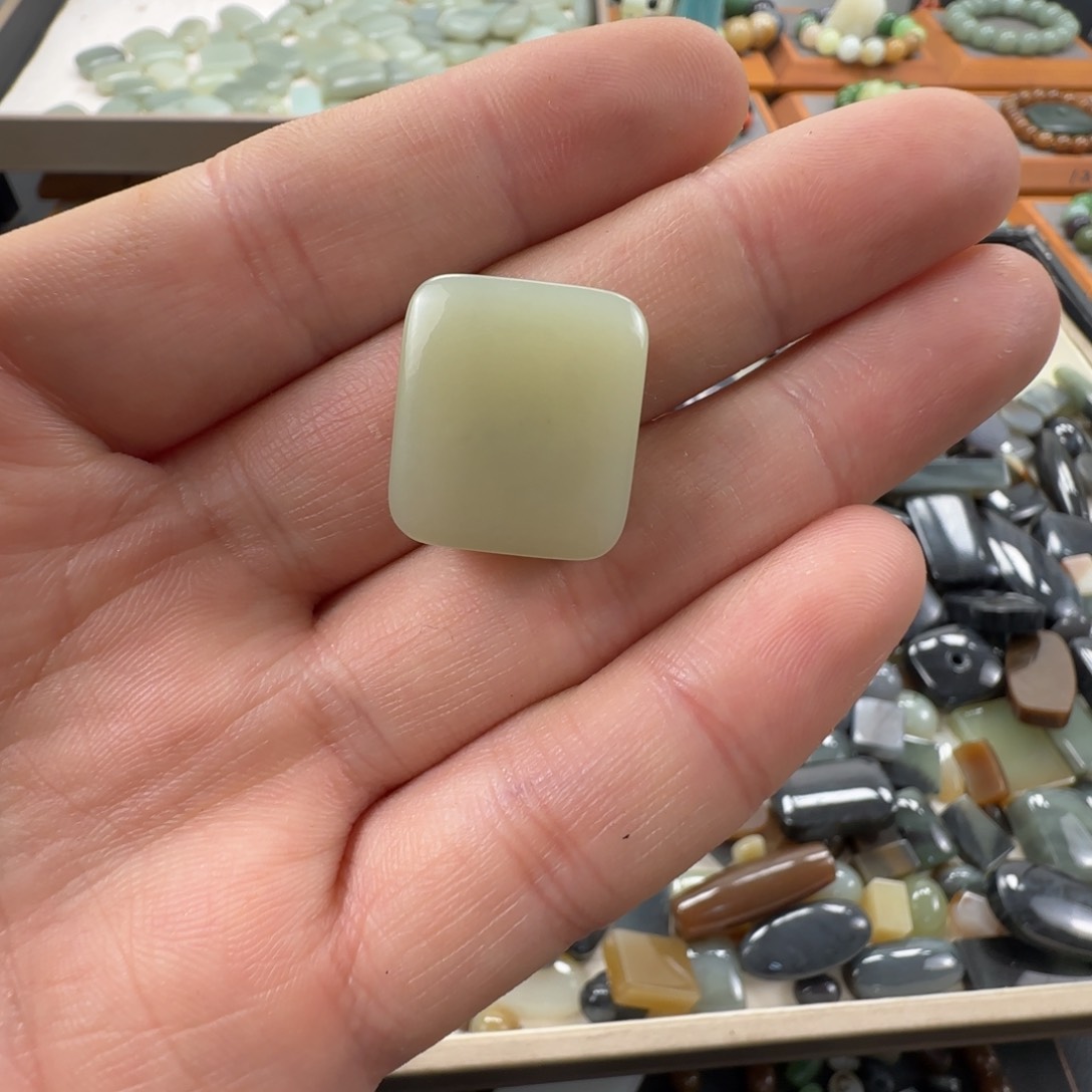 和田玉无事牌未镶嵌