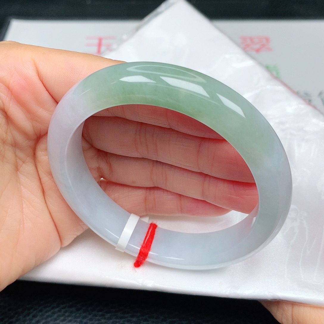 未镶嵌手镯翡翠油绿半山水5