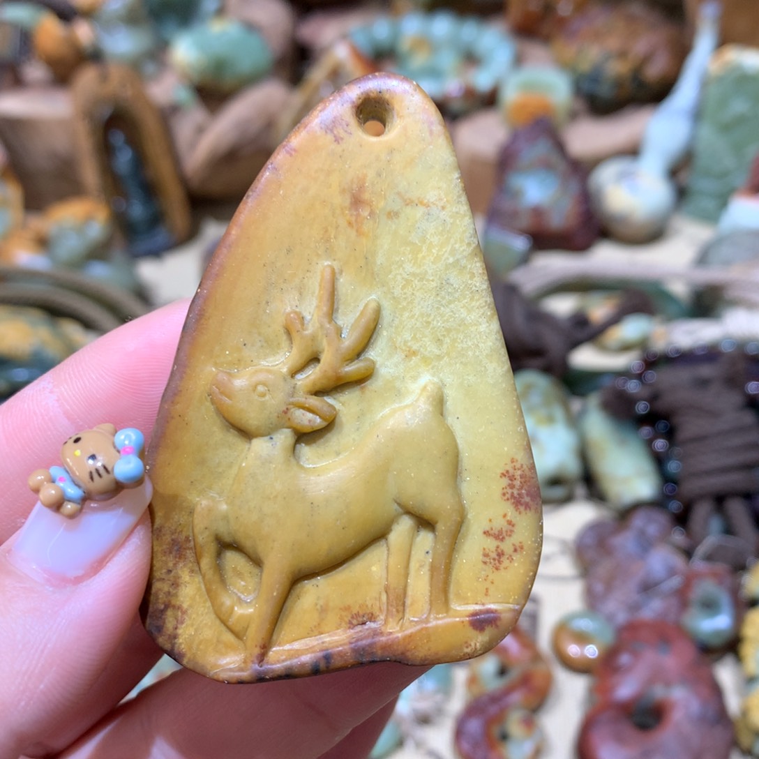 岫岩河磨玉（透闪石质玉）挂件未镶嵌