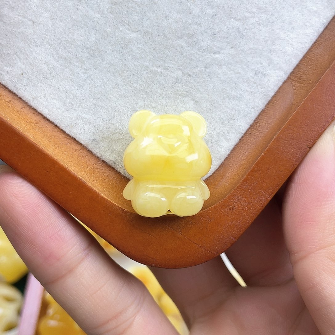 琥珀裸石未镶嵌蜜蜡