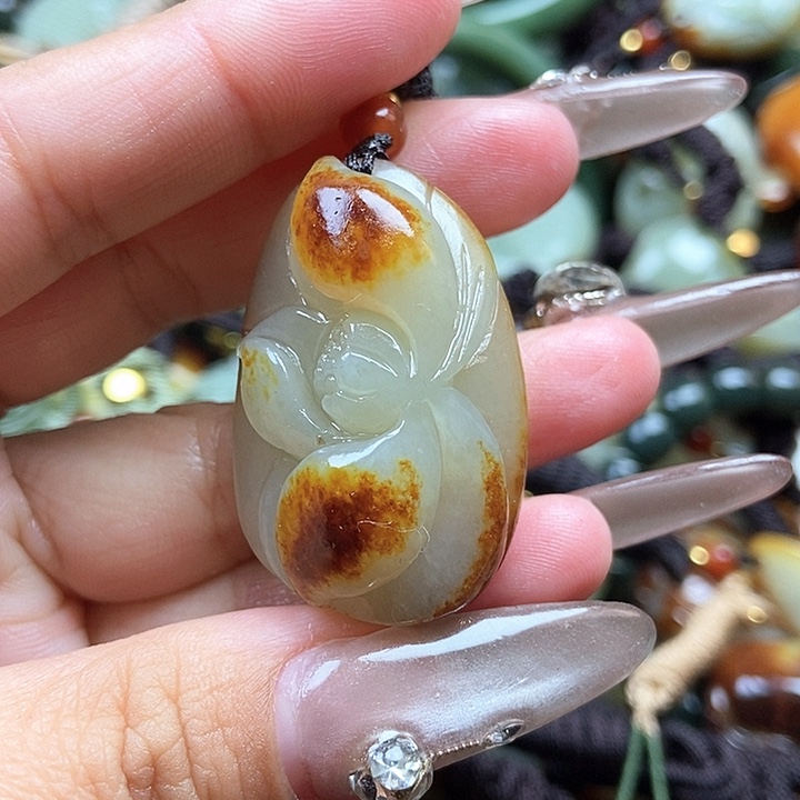 和田玉颈饰未镶嵌