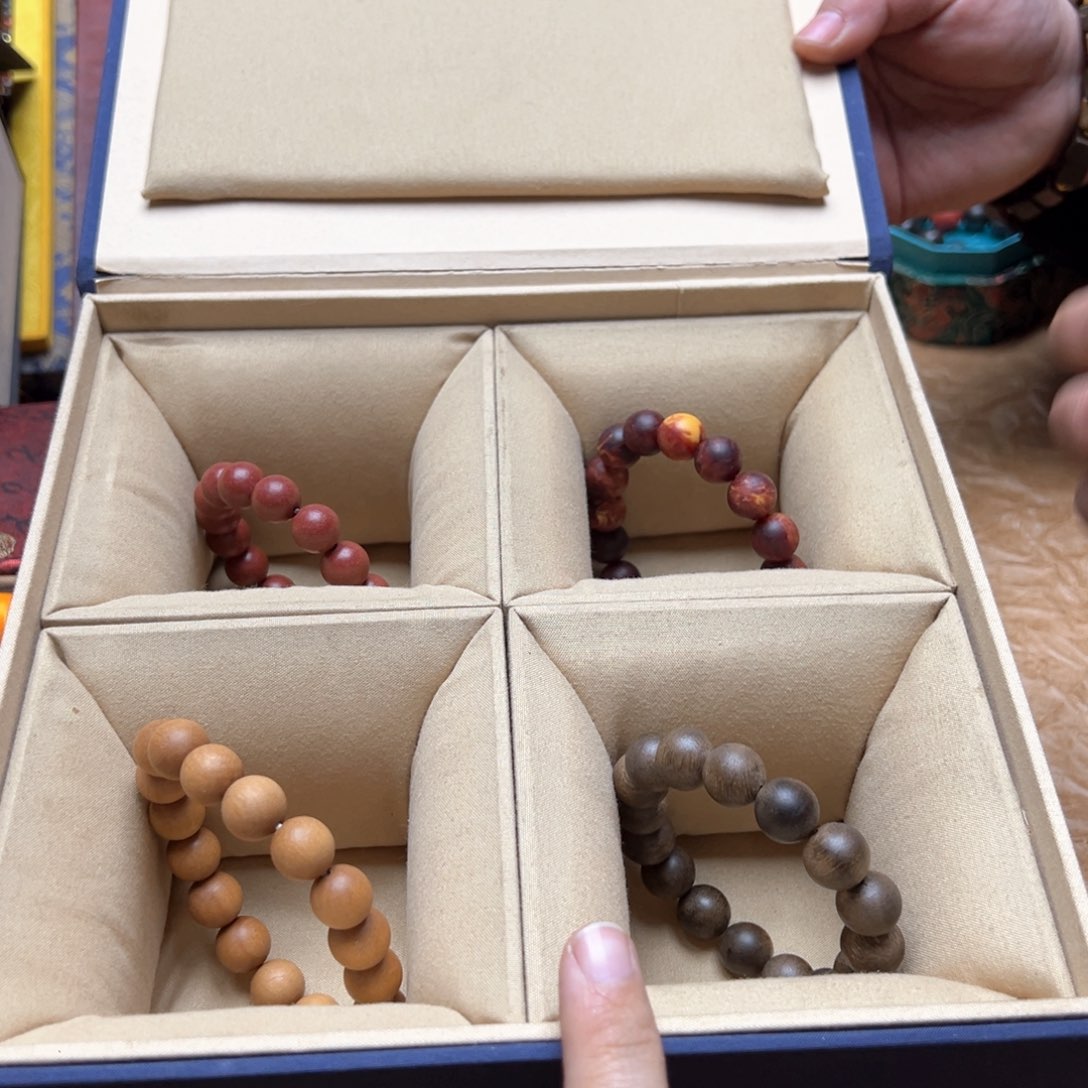 大叶紫檀（黑酸枝木类）