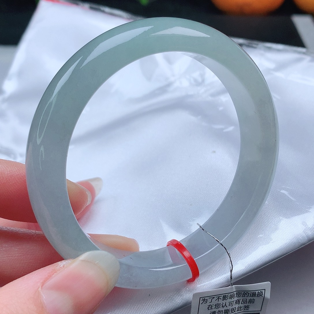 翡翠手镯未镶嵌57圈