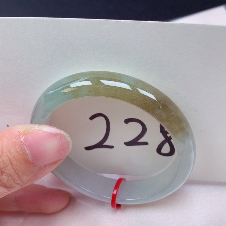 翡翠手镯（贵妃镯）未镶嵌翡翠