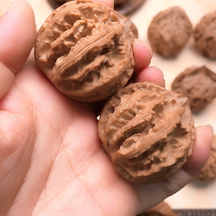 文玩核桃吊坠秦八棱的东西太小