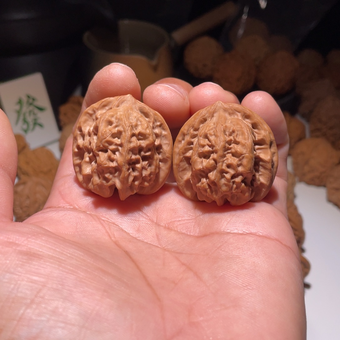 文玩核桃吊坠磐石