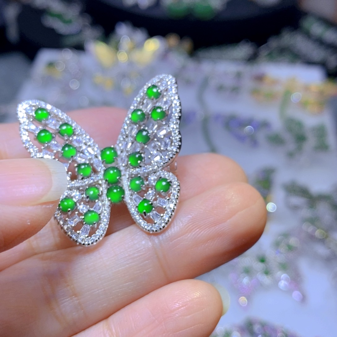 翡翠颈饰银S925镶嵌天然翡翠