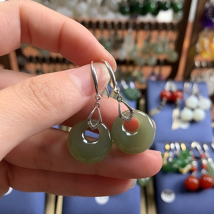 和田玉银S925镶嵌耳饰平安扣15.6左右晴水色