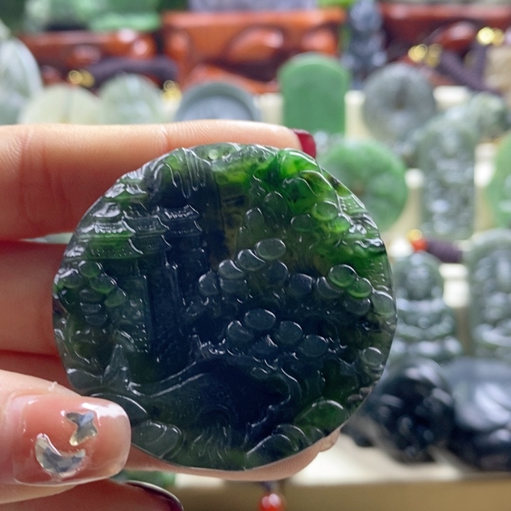 和田玉颈饰未镶嵌