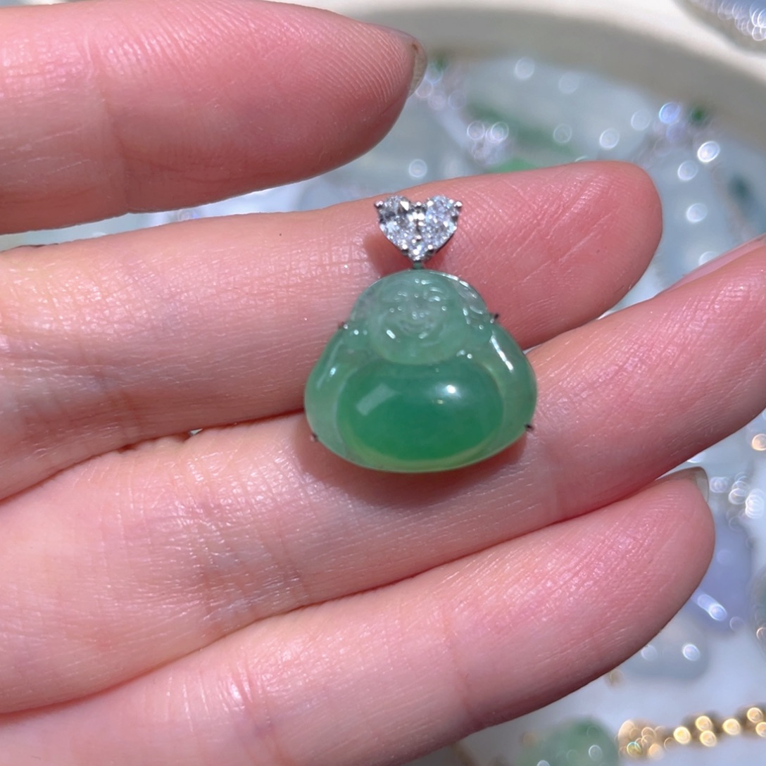 翡翠颈饰18K金镶嵌翡翠