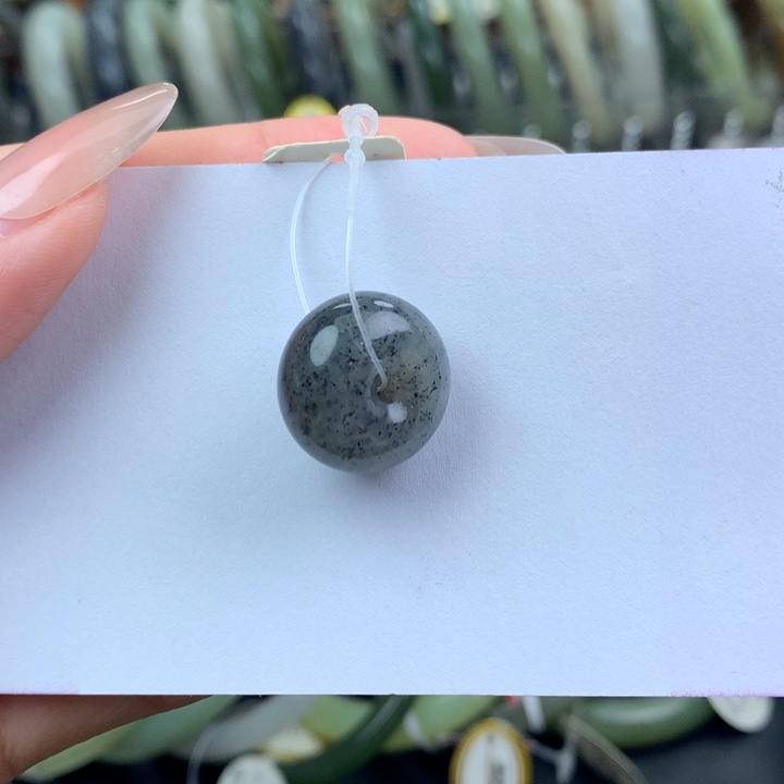 未镶嵌手镯和田玉18