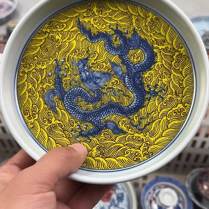 瓷片黄釉海水龙大壶承