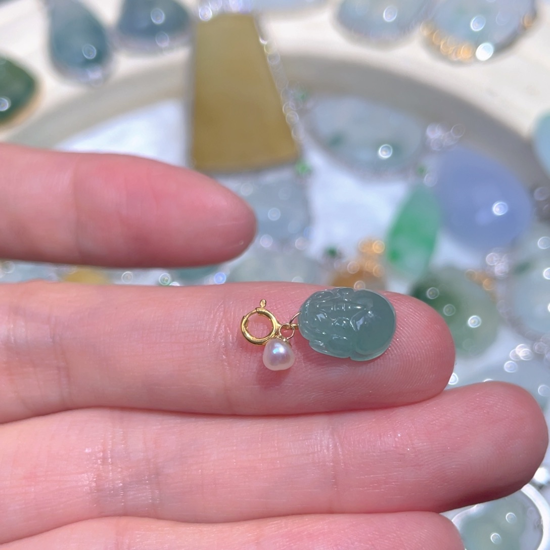 翡翠颈饰18K金镶嵌翡翠