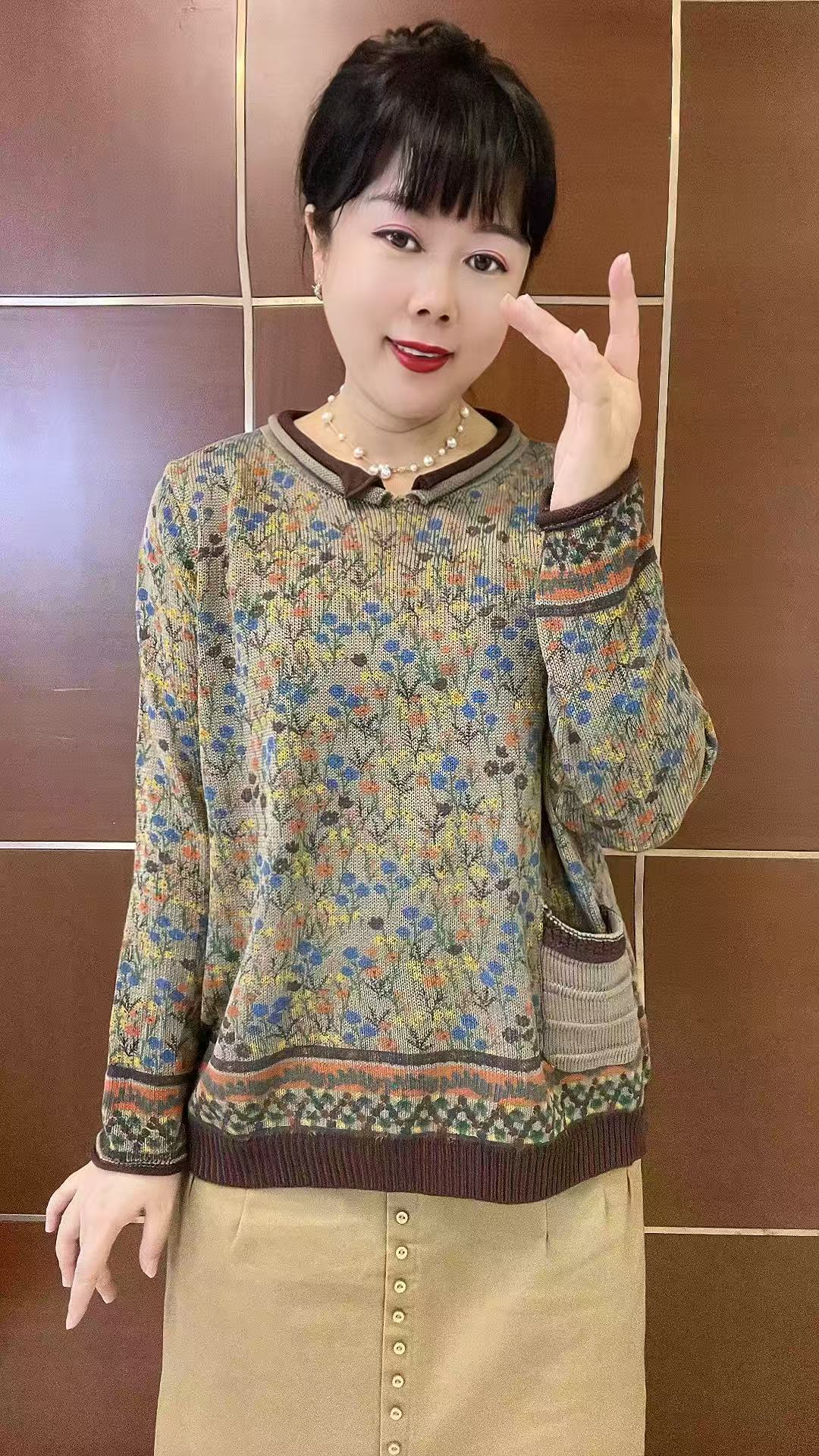 纯棉针织宽松大版圆领单兜小碎花上衣