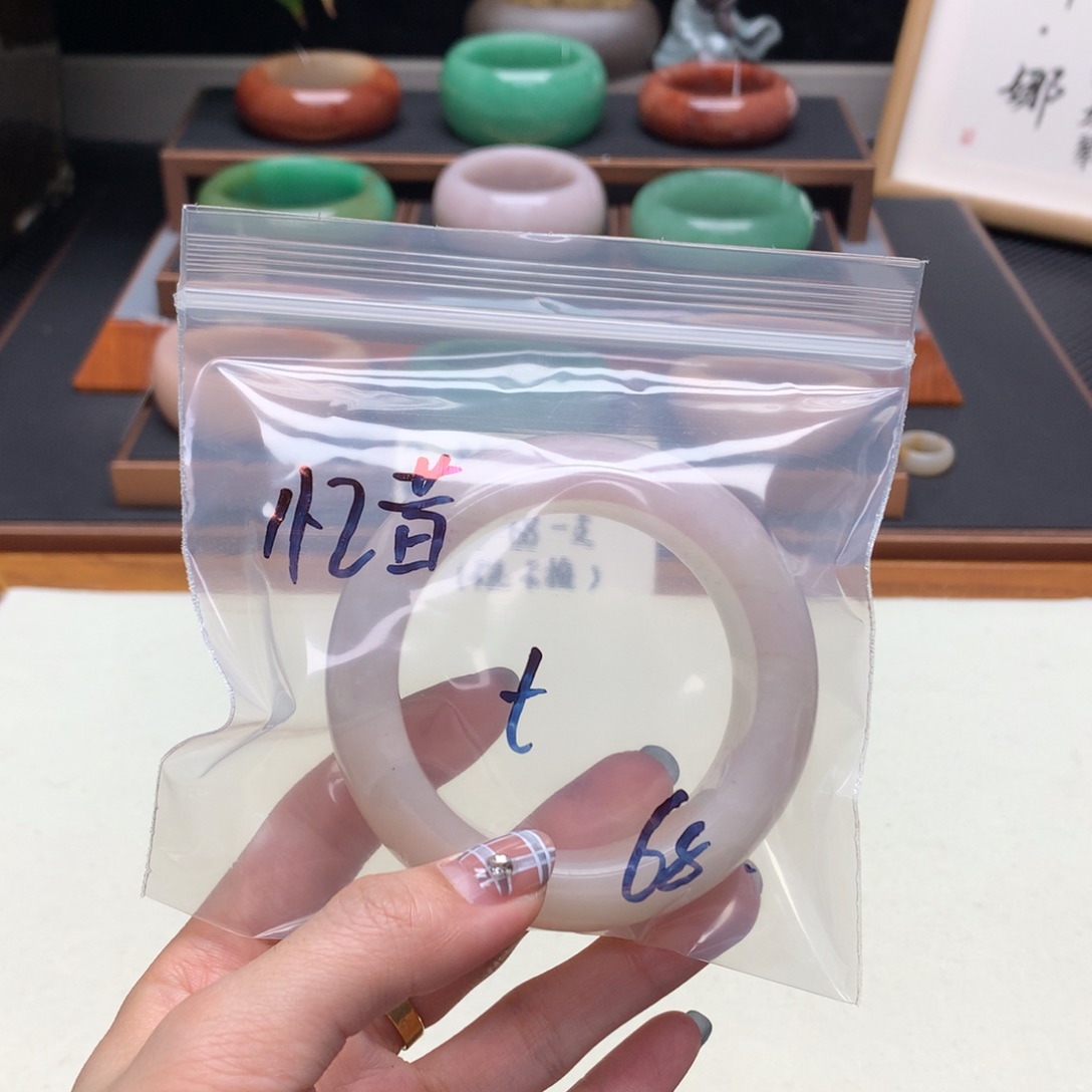 忆***昔石英质玉（非洲翠）未镶嵌舍