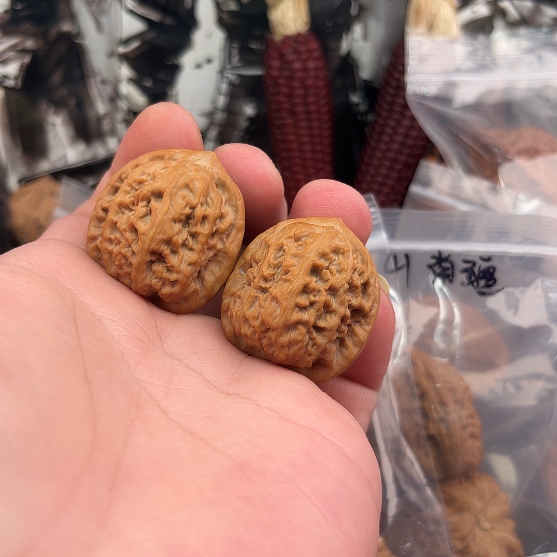 泰***罗核桃龙筋小手捻32尺