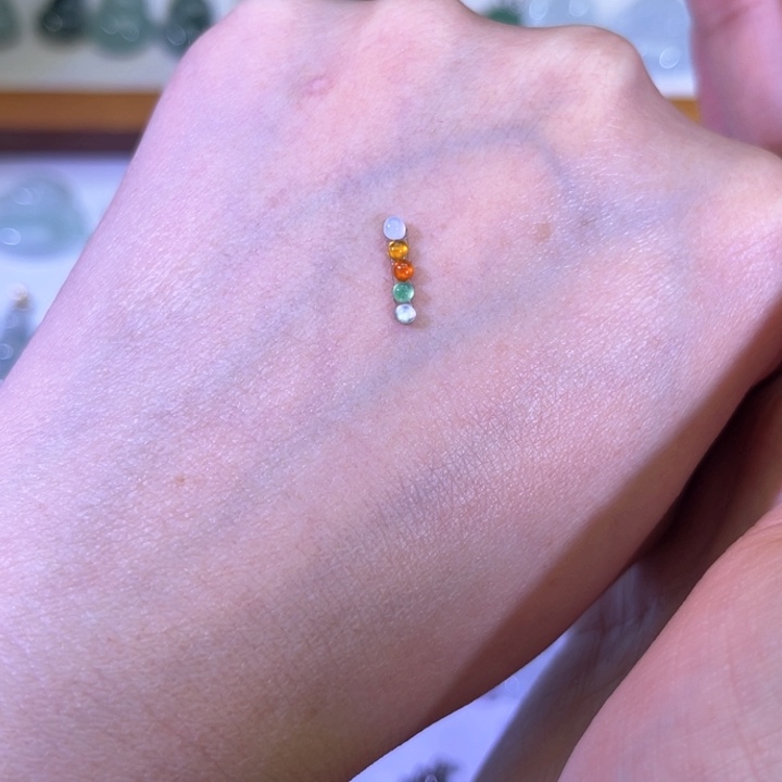 翡翠裸石彩虹蛋面