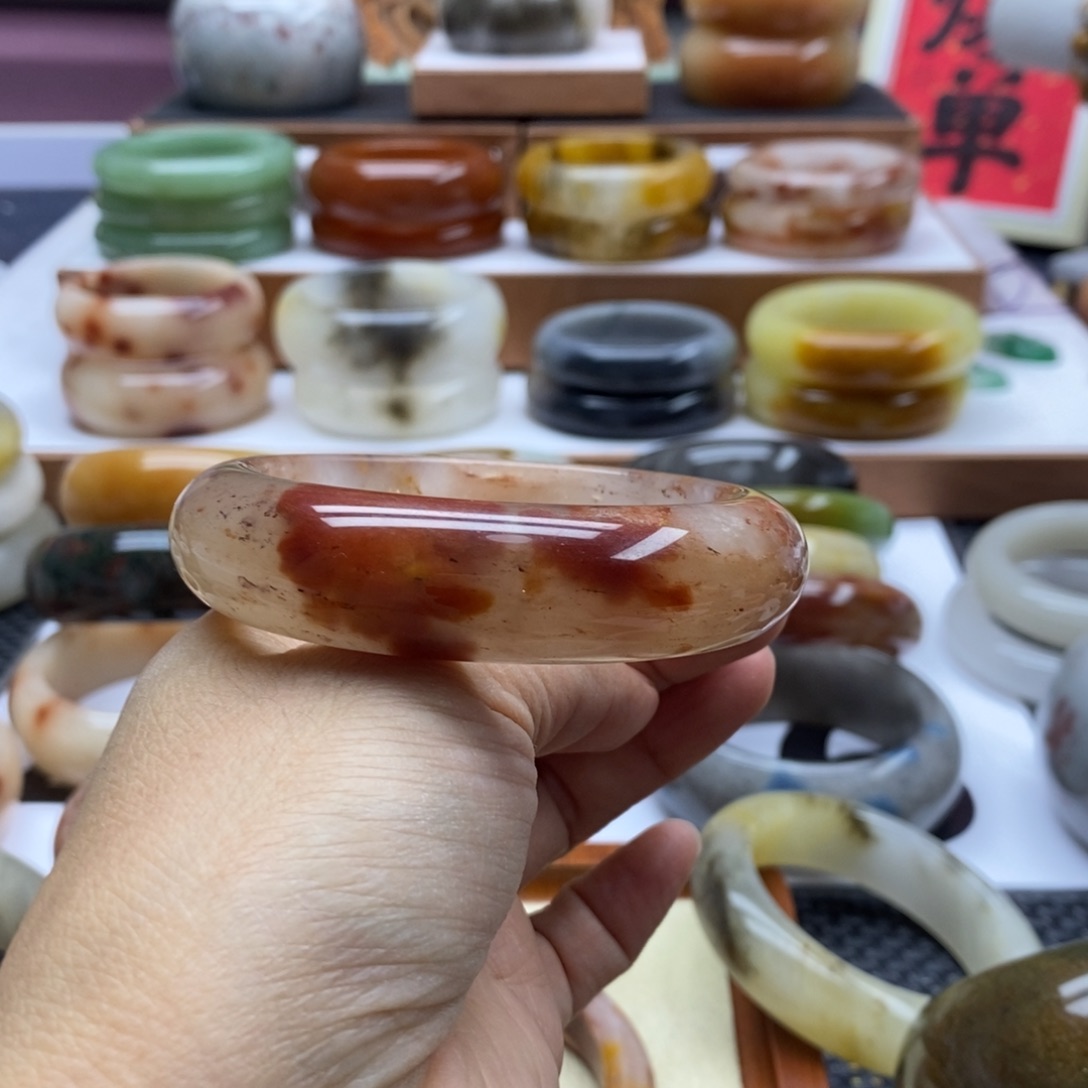 石英质玉手镯未镶嵌ღ****