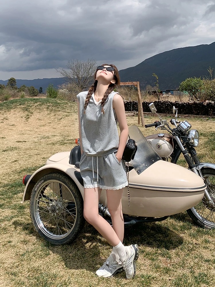 【套装】2025新款复古港风时尚套装高腰上衣T恤短裙韩版显瘦减龄夏