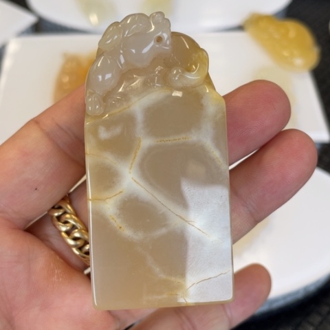 【闪购商品】石英质玉（黄龙玉）未镶嵌颈饰