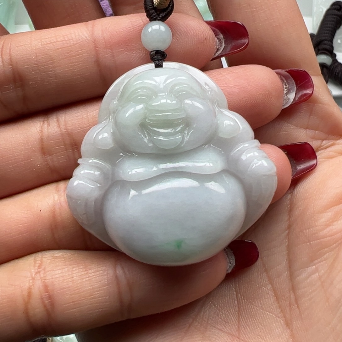 翡翠颈饰未镶嵌39.6×41.5×12.7