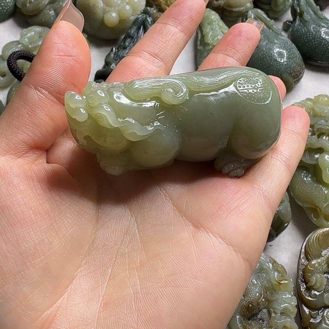 颈饰未镶嵌和田玉小*