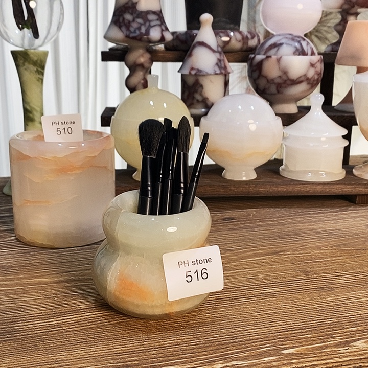 石材516青yu小雪人