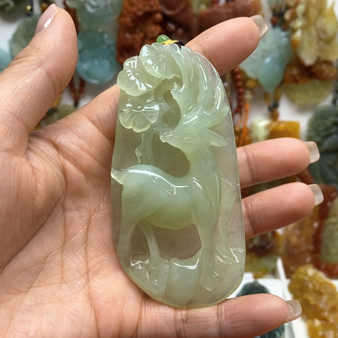 蛇纹石玉颈饰未镶嵌