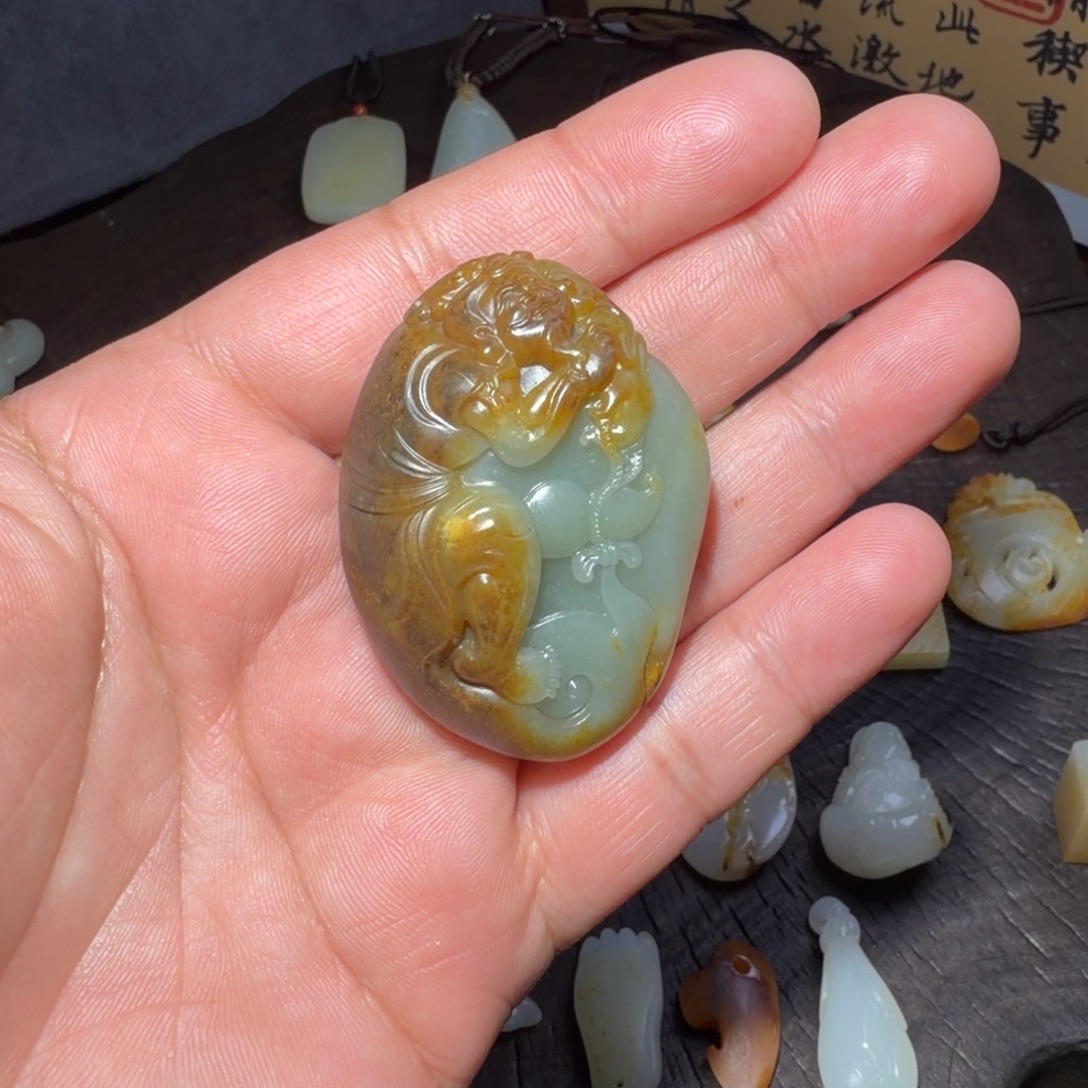 和田玉未镶嵌颈饰
