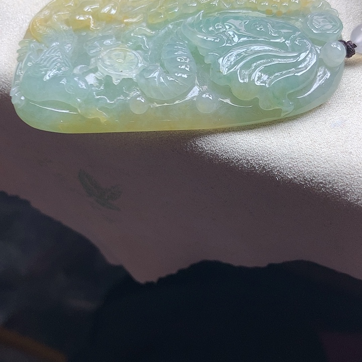 翡翠颈饰未镶嵌吊坠