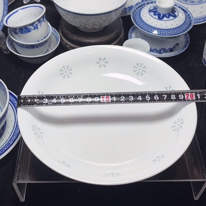 碗素玲珑雕塑雪花八寸盘