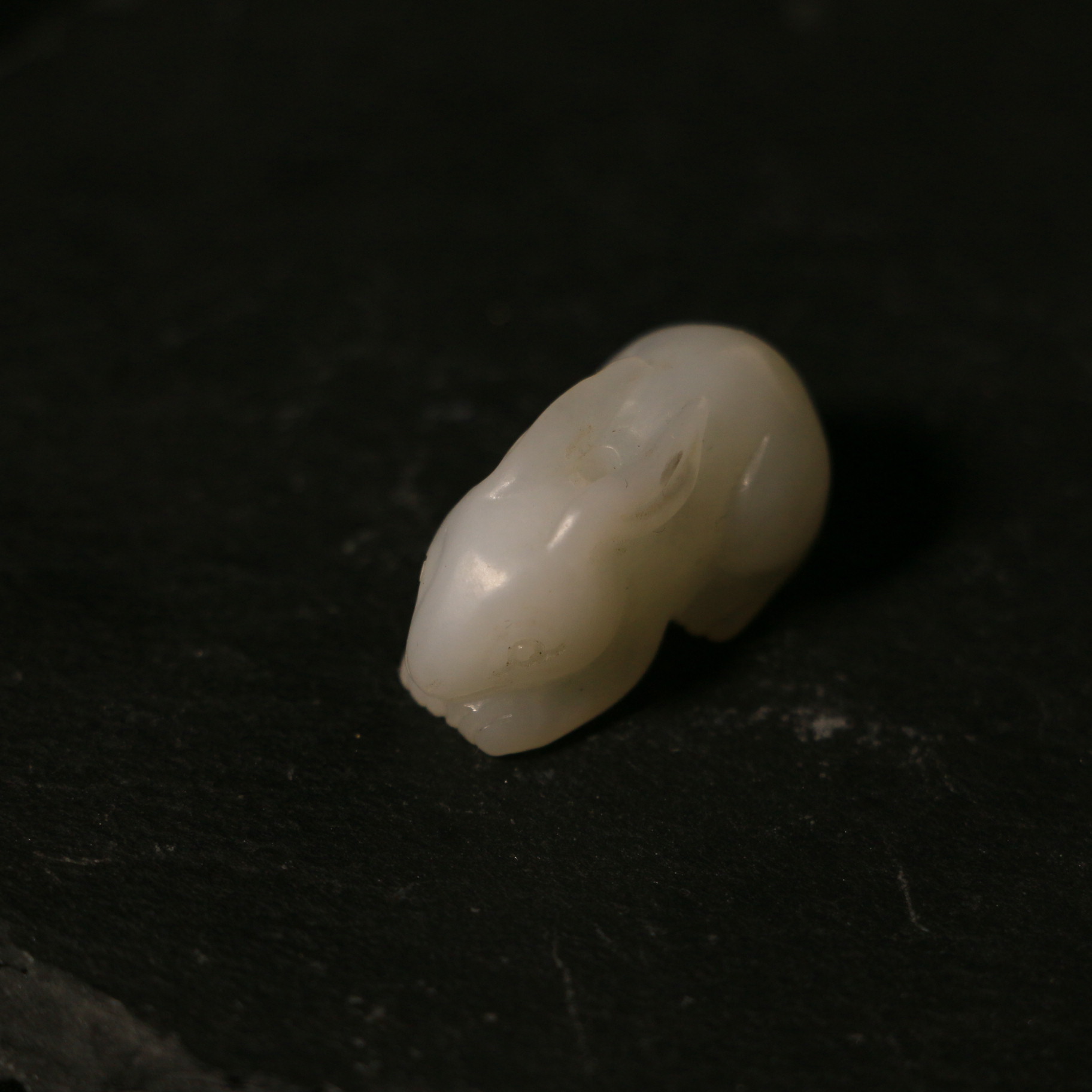 16F235清 白玉兔子吊坠