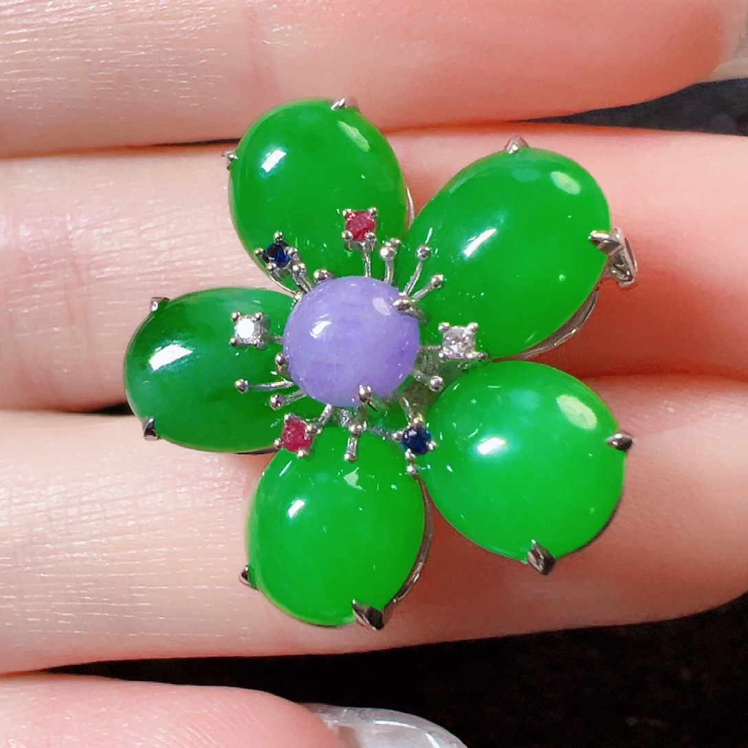 翡翠18K金镶嵌颈饰签收后24小时鉴赏期，过时不退