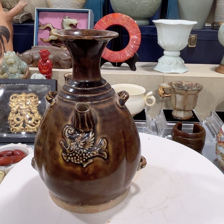 碟春*里器型规整精致小巧精致