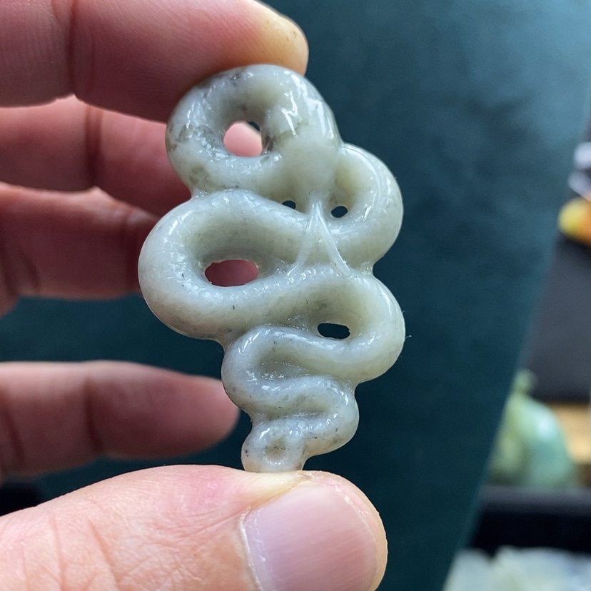 【闪购商品】未镶嵌蛇纹石玉吊坠