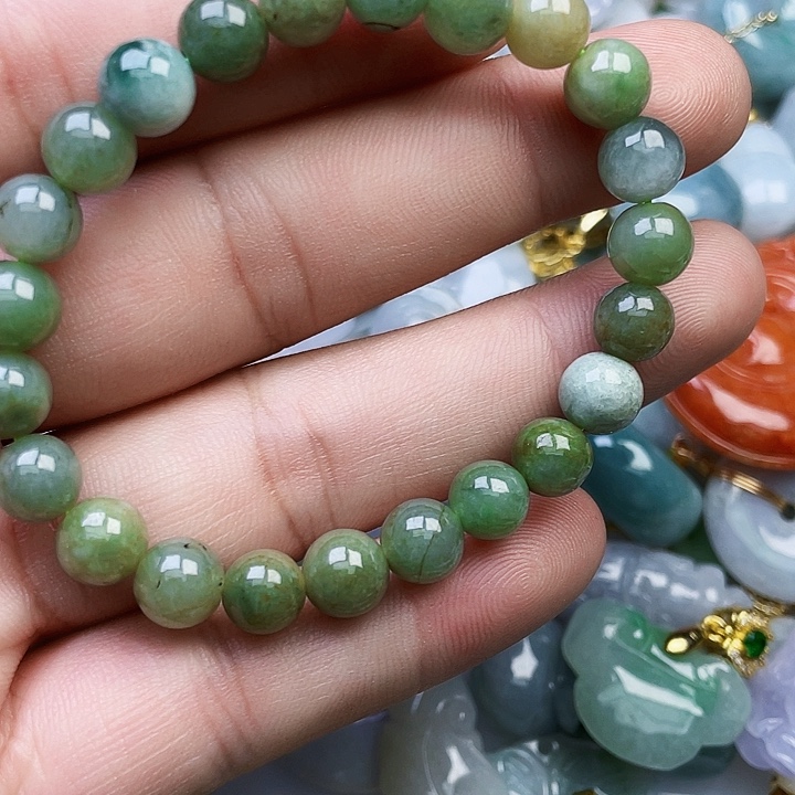 翡翠未镶嵌颈饰好