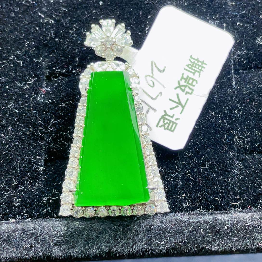 翡翠颈饰未镶嵌58，