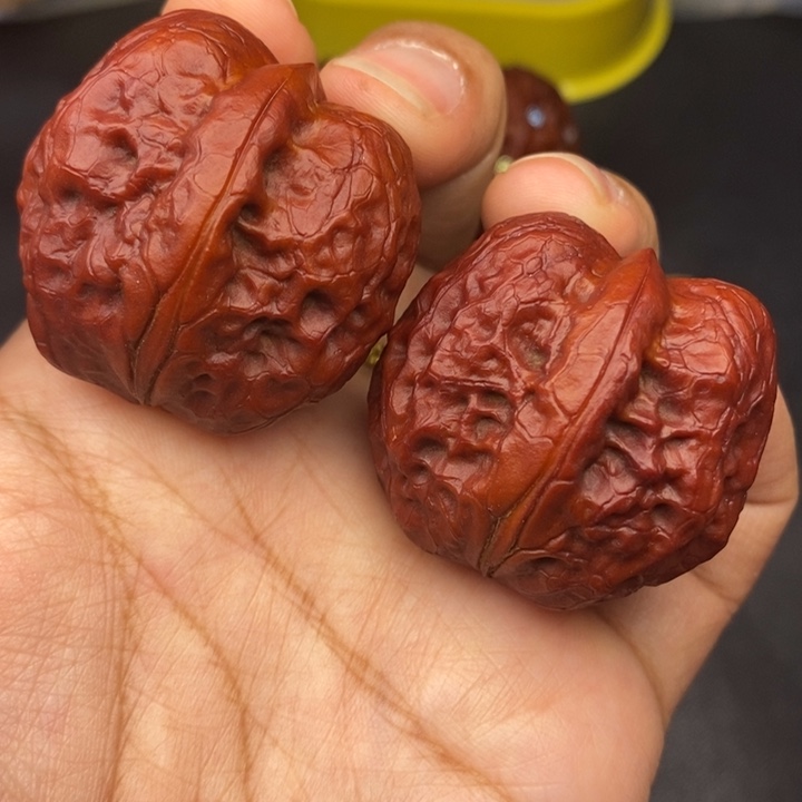 文玩核桃吊坠38尺帝王筋元宝