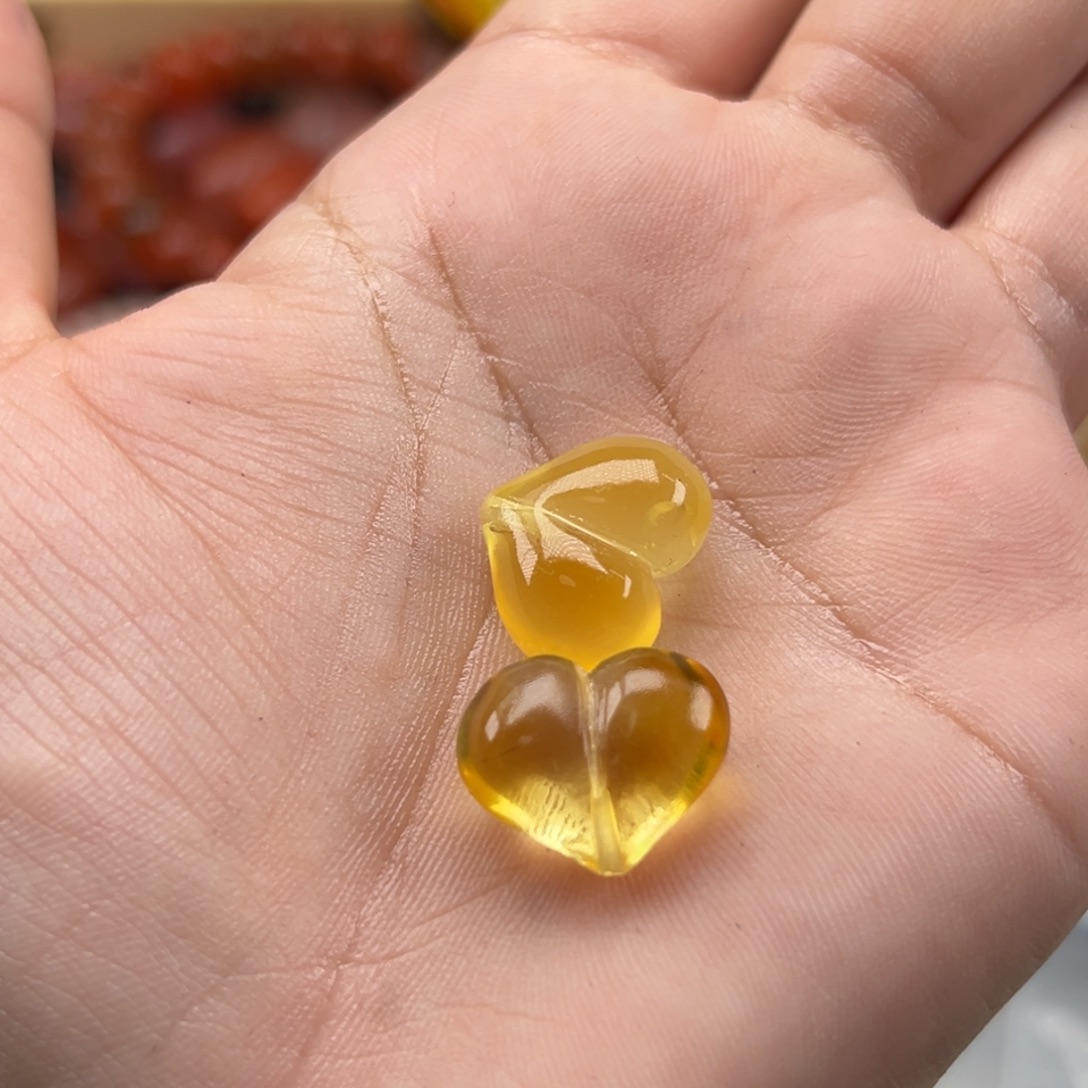 兰***草琥珀未镶嵌吊坠(不含链)