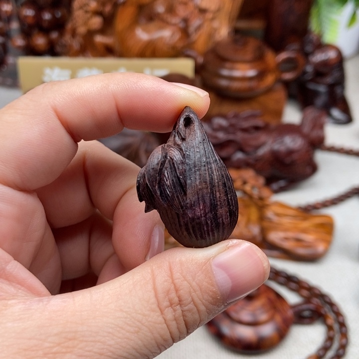 黄花梨/降香黄檀把件帝王紫小玉兰花吊坠