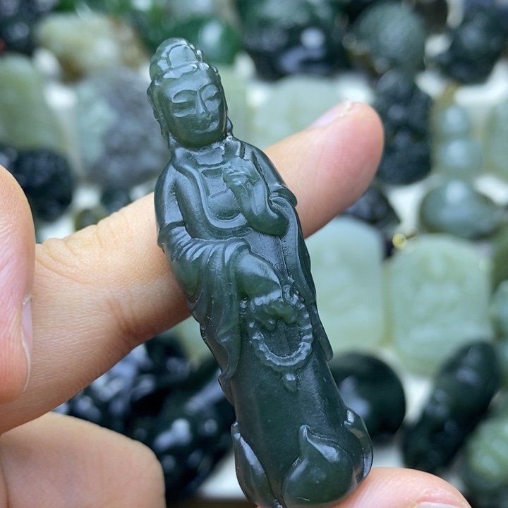 颈饰未镶嵌和田玉