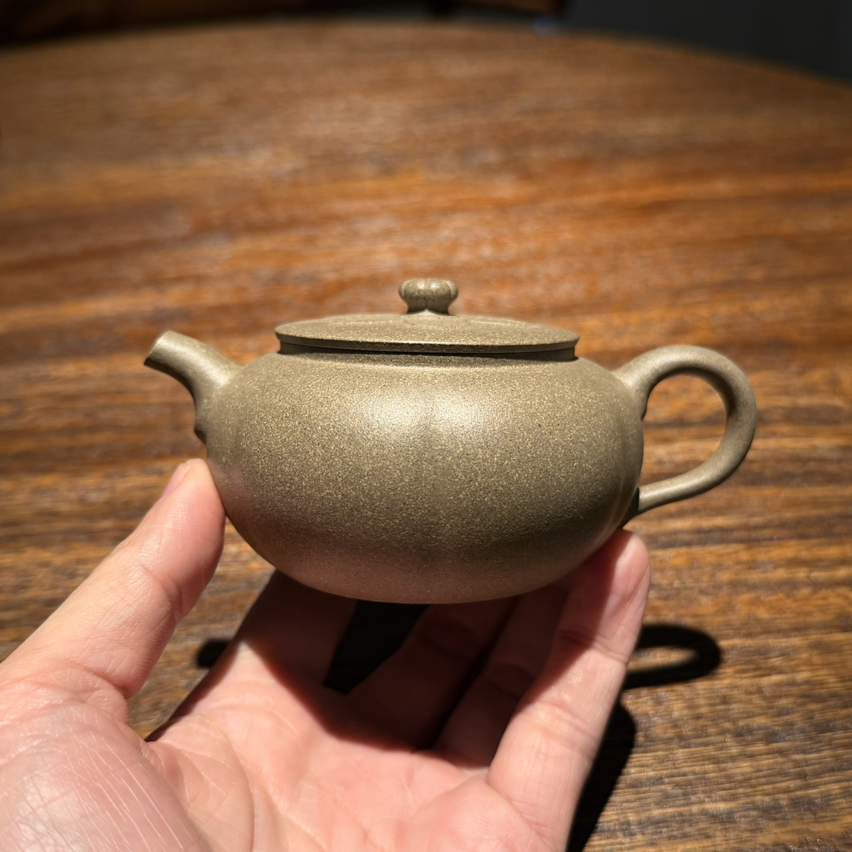 樊莲壶 约150cc 原矿紫砂 黄龙山老青段泥 半手工宜兴紫砂壶 筋纹