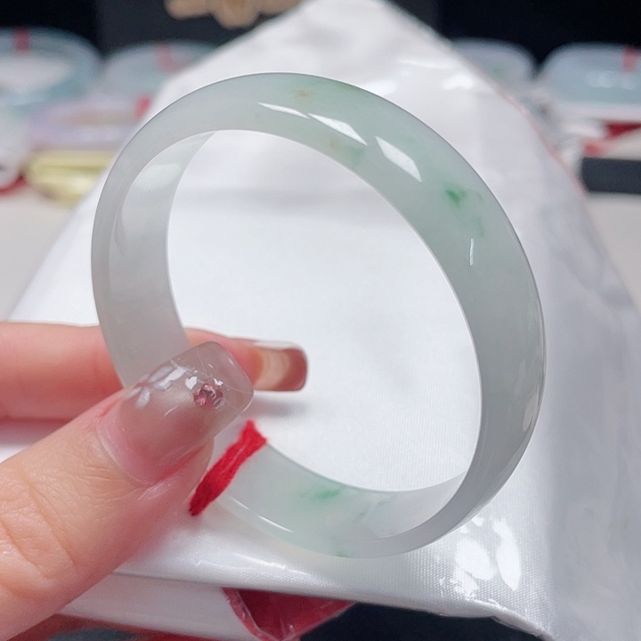 翡翠手镯未镶嵌缅甸公主镯