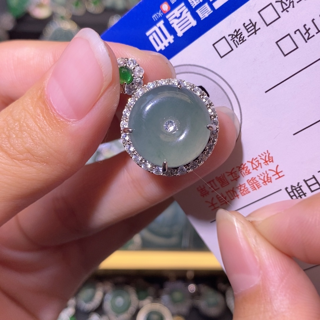 翡翠未镶嵌颈饰天然