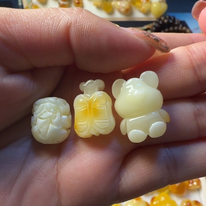 蜜蜡颈饰未镶嵌未*央白蜡DIY手串（定制款不退换）