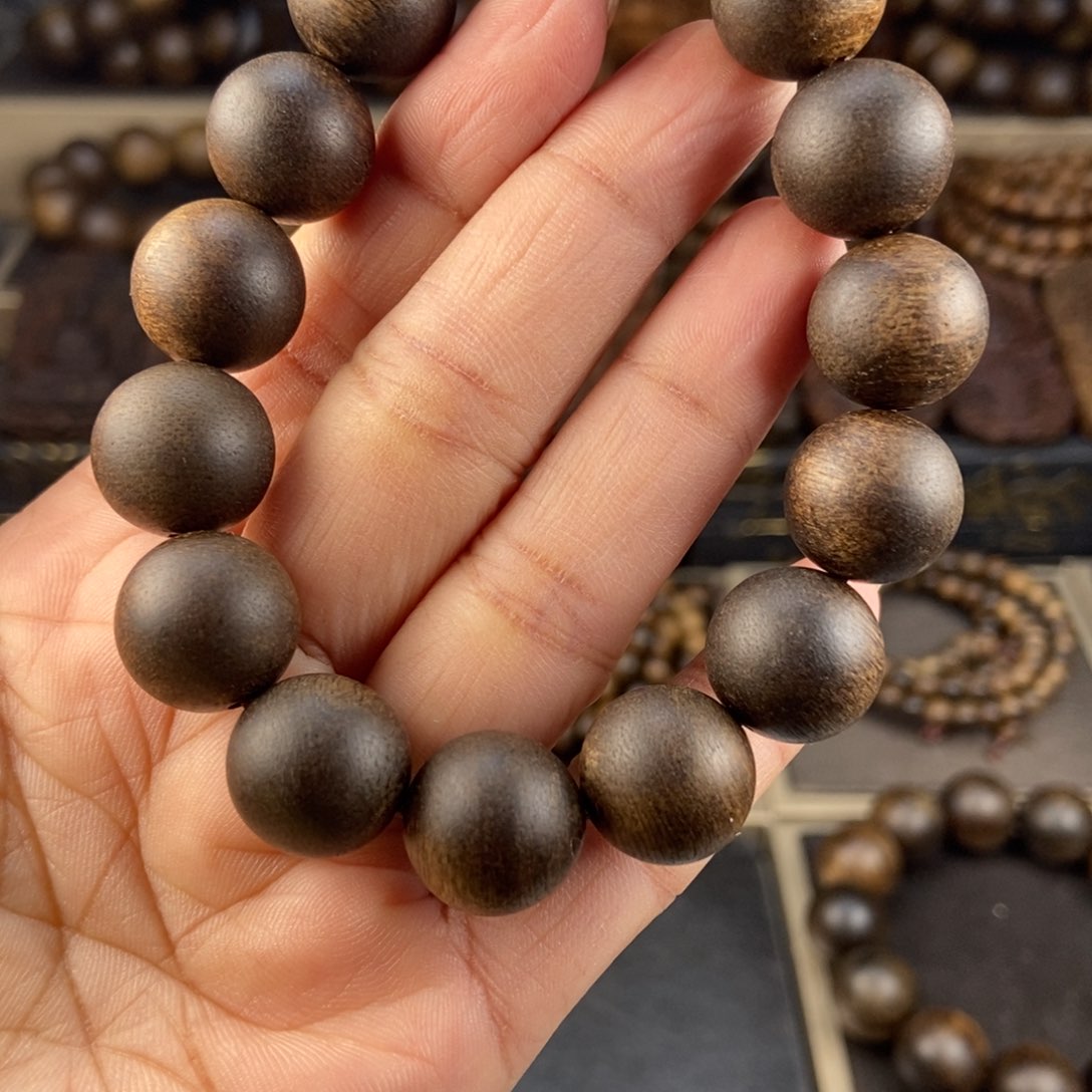 沉香手串遇****分越南芽庄富森红土