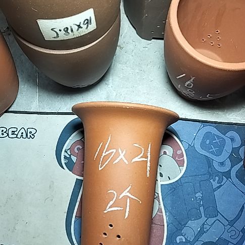 小红兰花两个微瑕