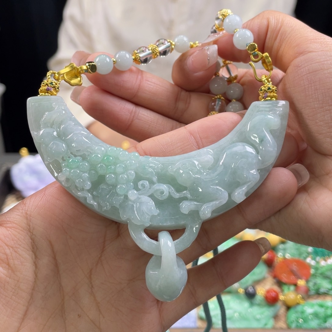 翡翠颈饰未镶嵌代编织