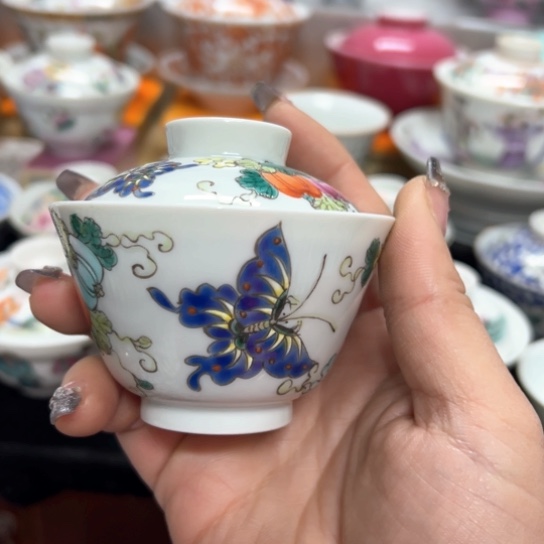 杯但****?景德镇陶瓷库存