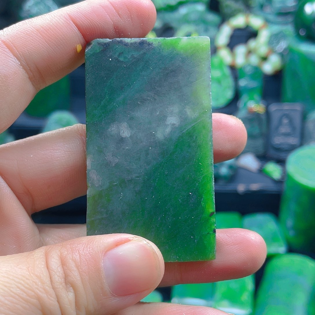 和田玉（碧玉）未镶嵌珠宝奇石